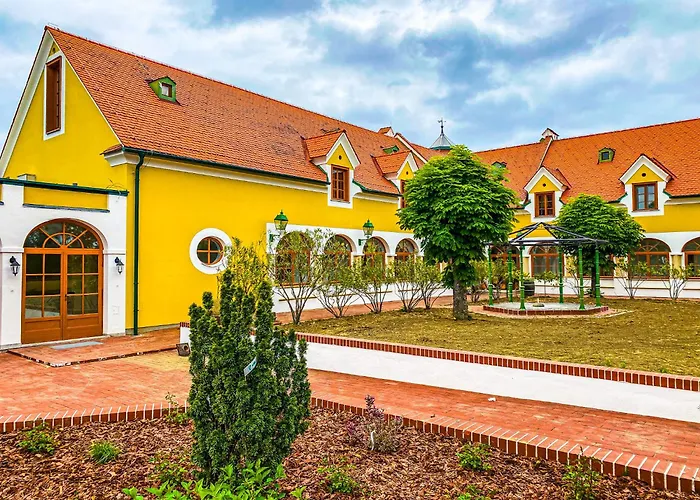 Hotel Roemerstein Loipersdorf bei Fuerstenfeld